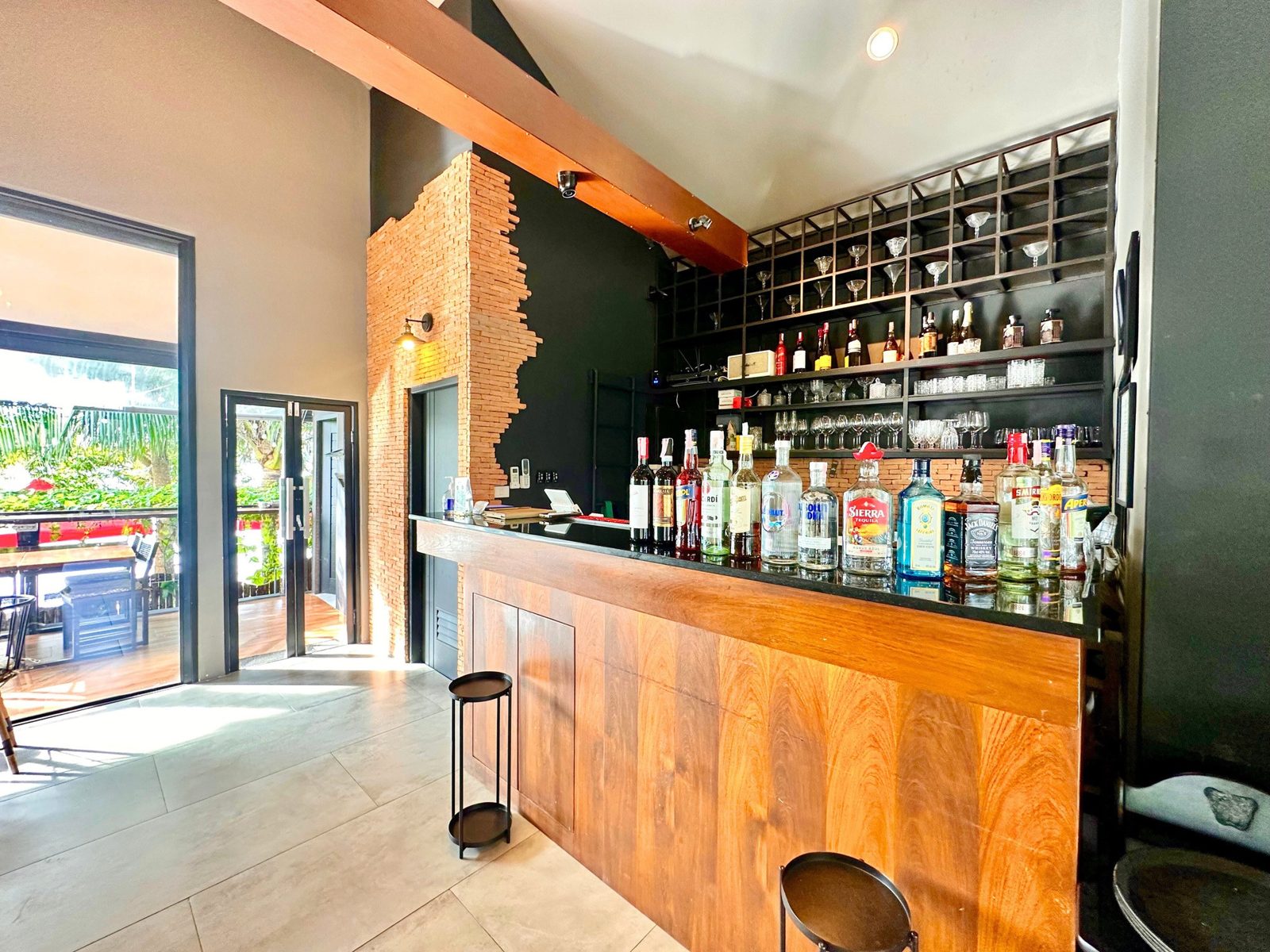 Prodepran Restaurant & Bar