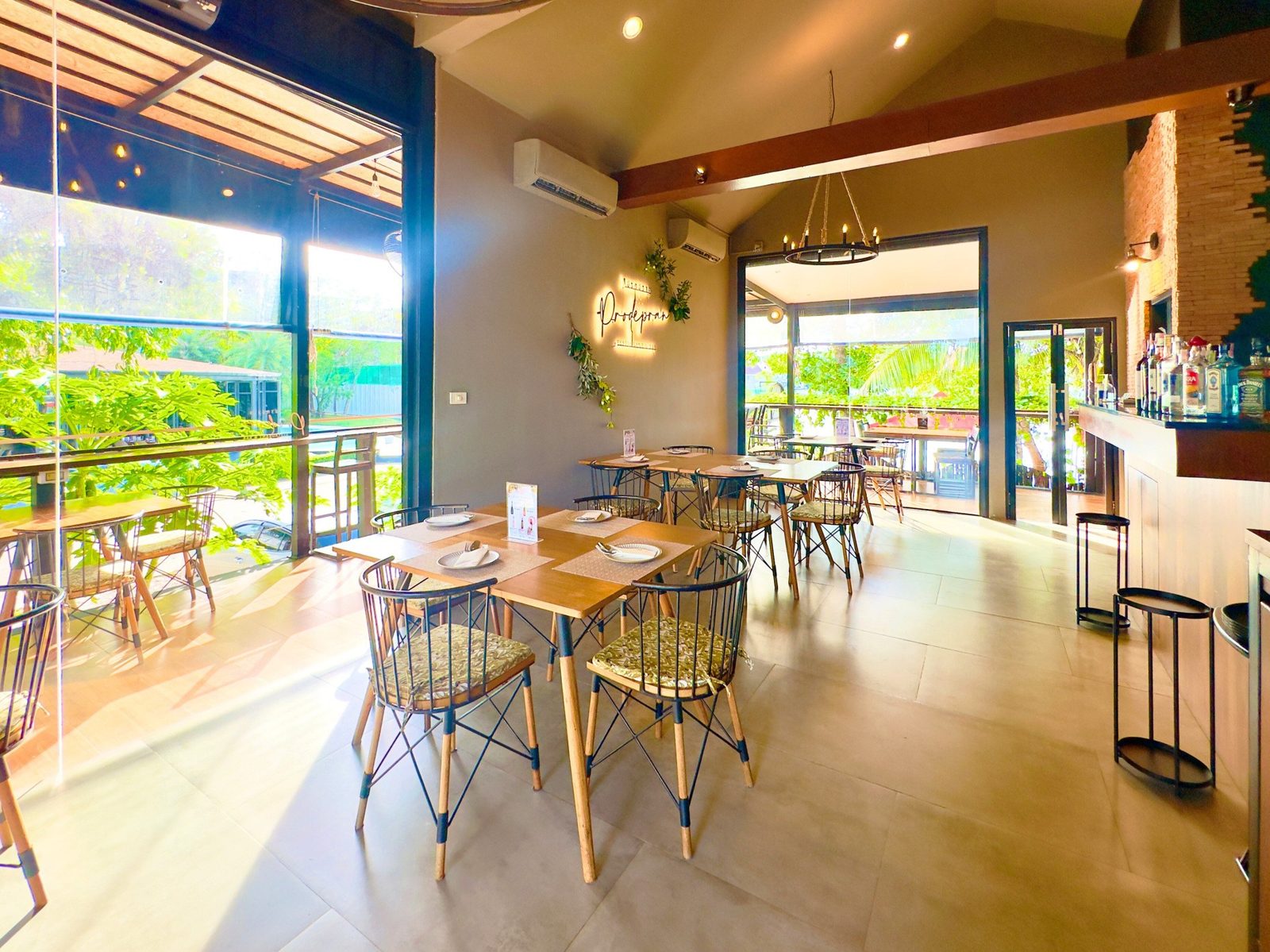Prodepran Restaurant & Bar