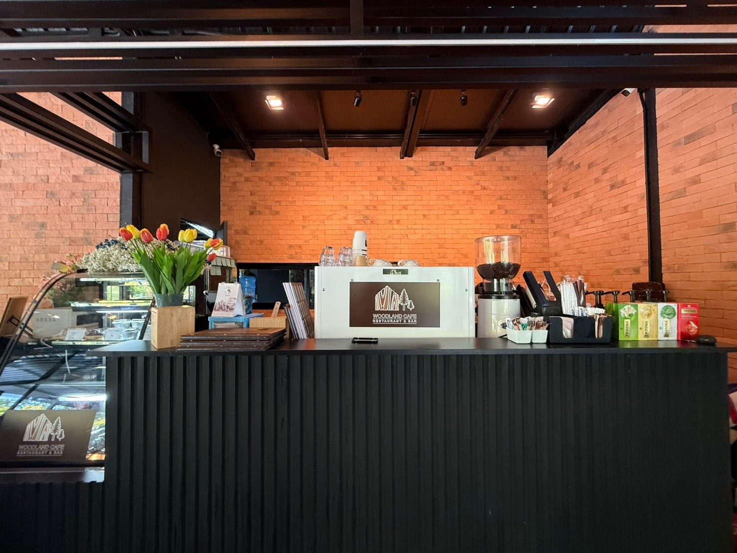 Woodland Cafe Restaurant & Bar