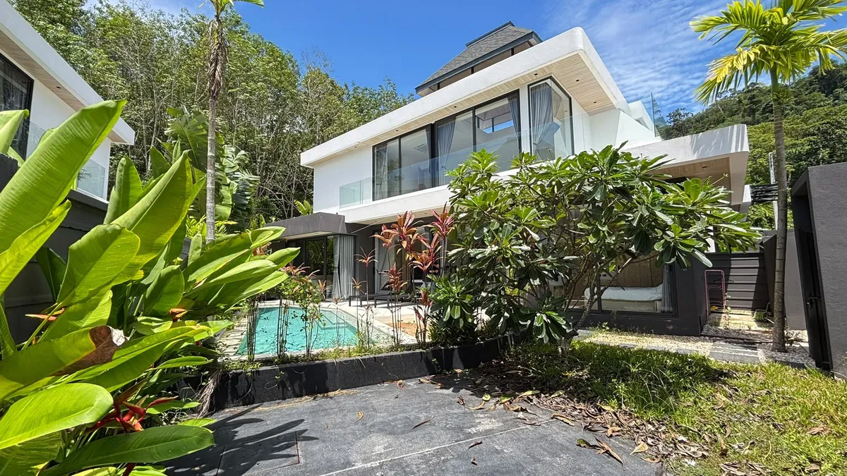 Aileen Villas The Tropico