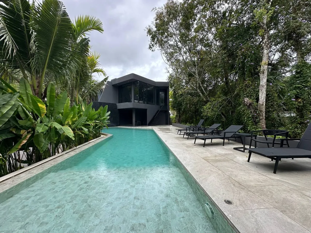 Aileen Villas The Tropico