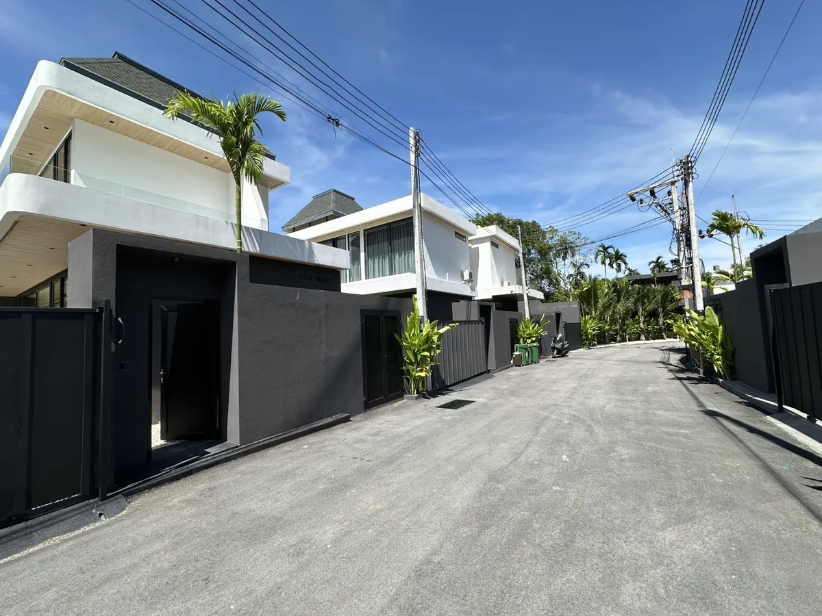 Aileen Villas The Tropico