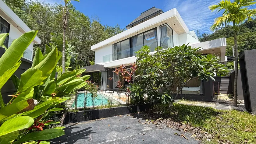 Aileen Villas The Tropico