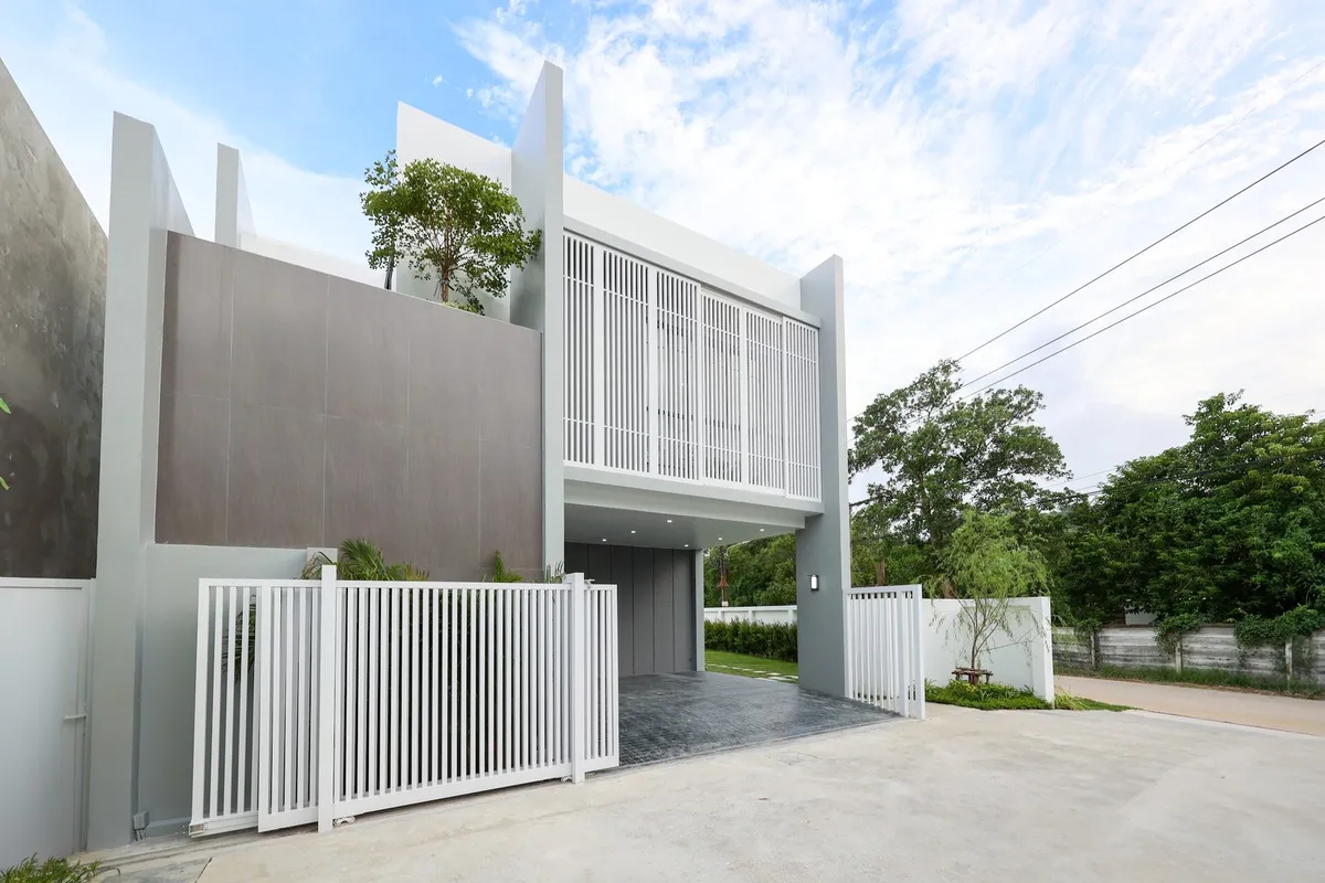 Larimar Villa