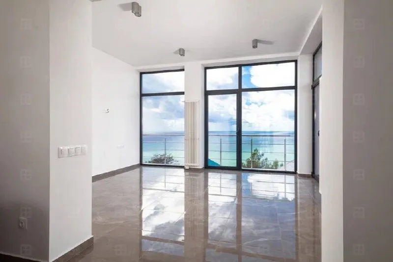 House 320 m² · Khosta