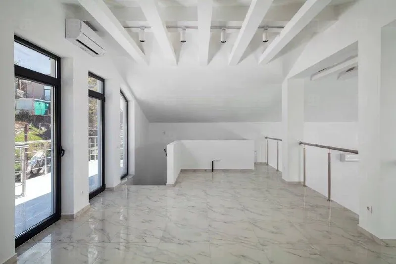 House 320 m² · Khosta