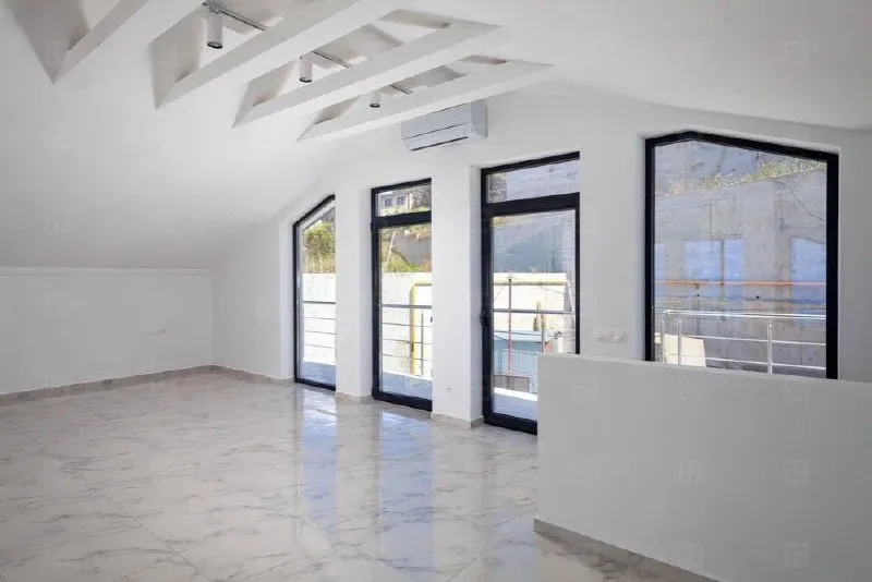 House 320 m² · Khosta