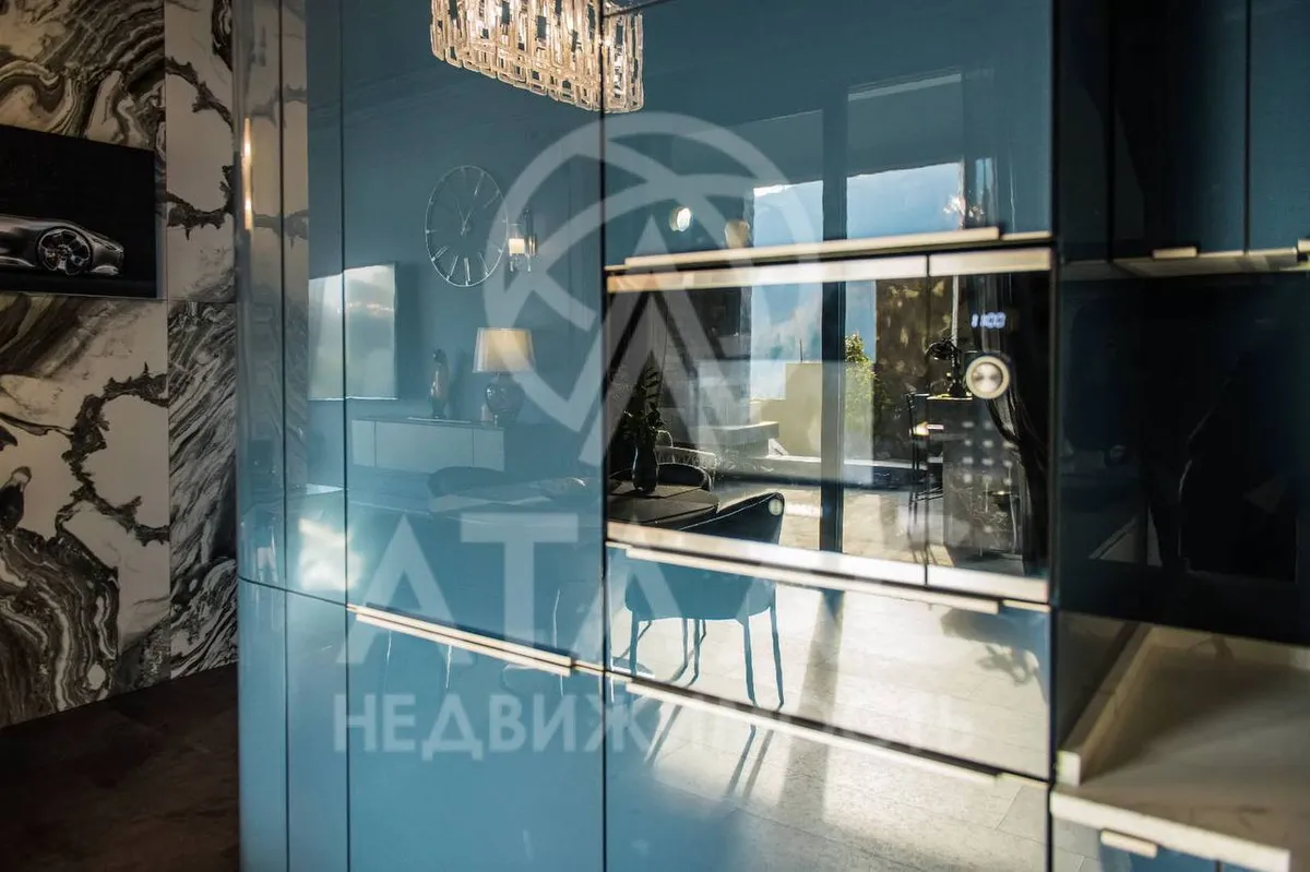 House 800 m² · Khosta