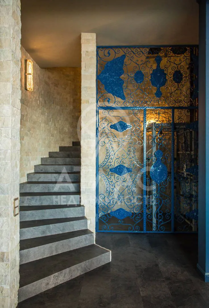 House 800 m² · Khosta