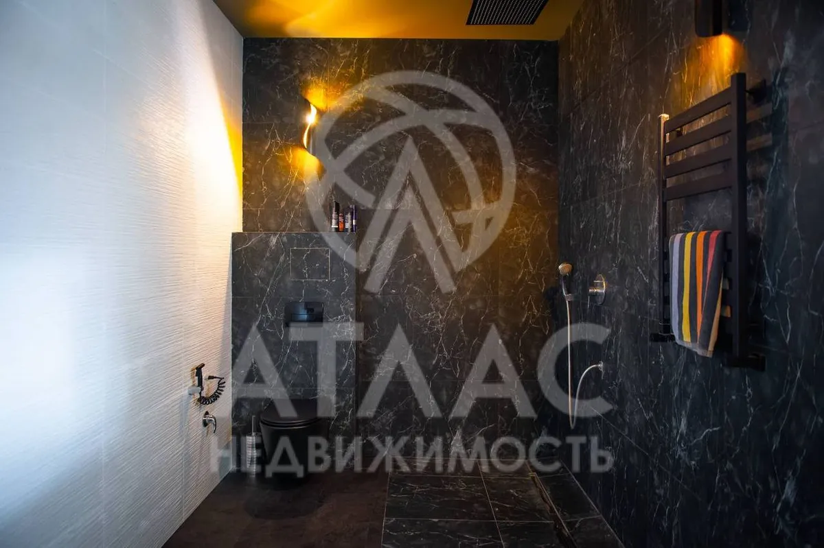 House 800 m² · Khosta