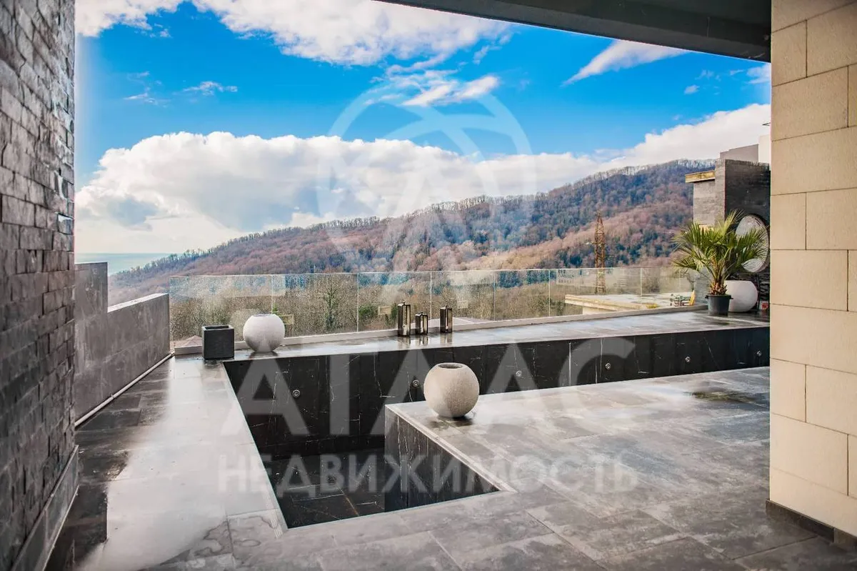 House 800 m² · Khosta