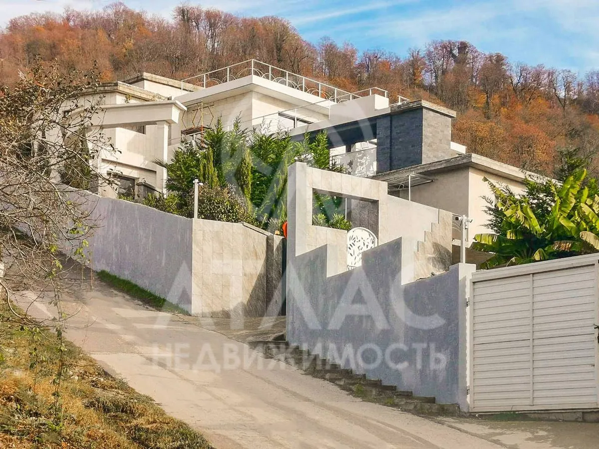 House 800 m² · Khosta
