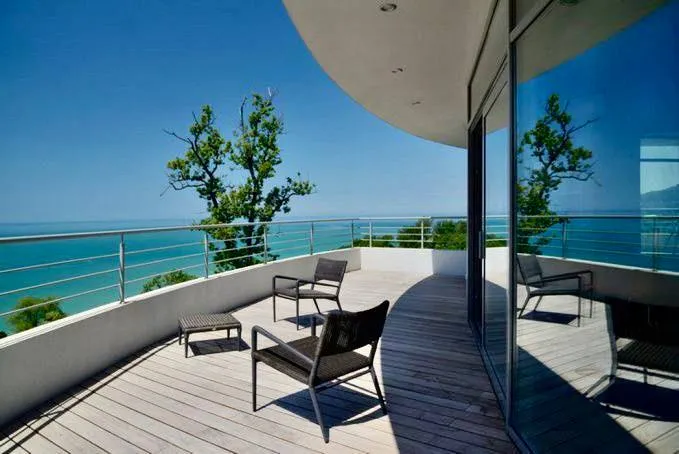 House 550 m² · Khosta