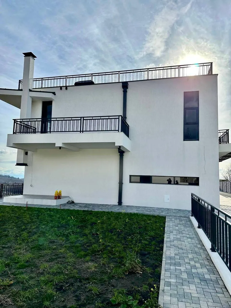 House 650 m² · Nizhnyaya Shilovka