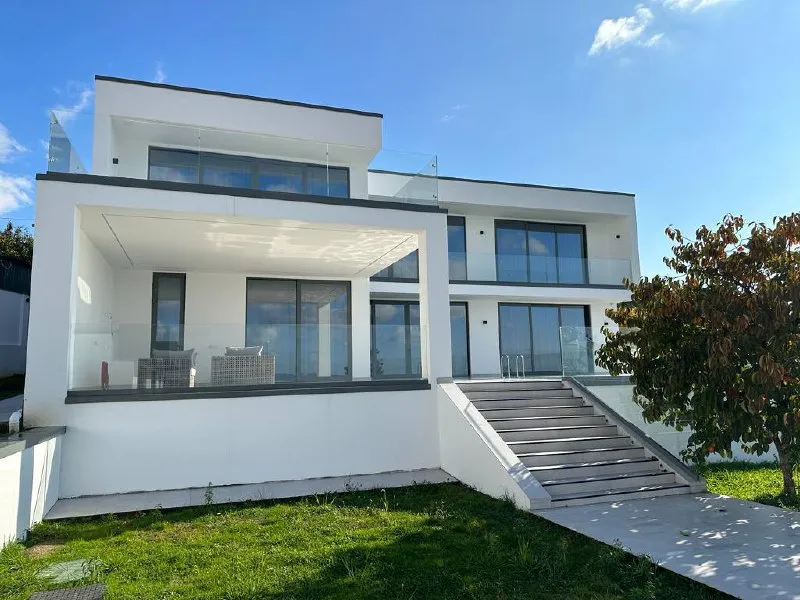 House 650 m² · Nizhnyaya Shilovka