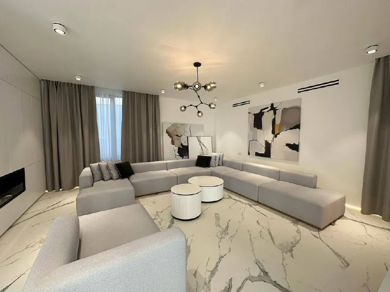 House 650 m² · Nizhnyaya Shilovka