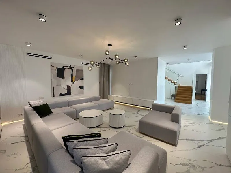 House 650 m² · Nizhnyaya Shilovka