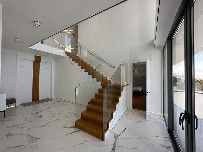 House 650 m² · Nizhnyaya Shilovka