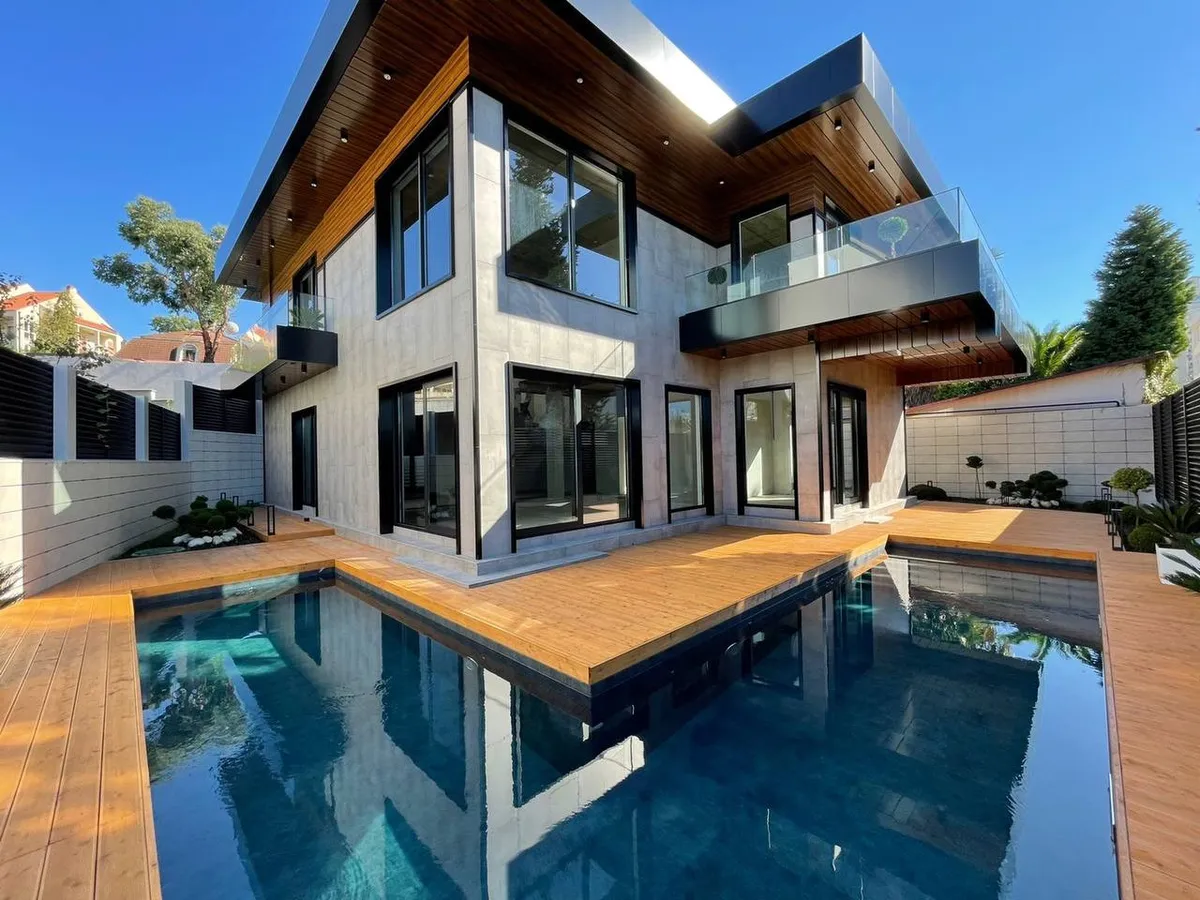 House 400 m² · Novy Sochi
