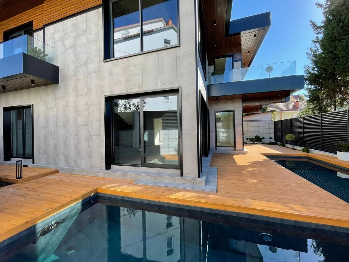 House 400 m² · Novy Sochi
