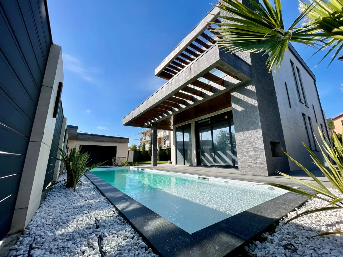 House 300 m² · Sirius