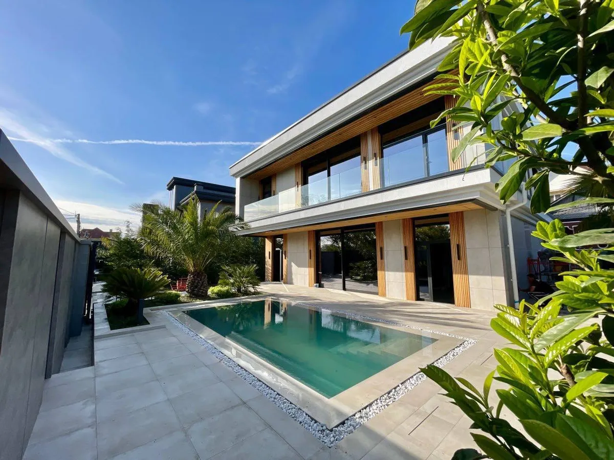 House 300 m² · Sirius