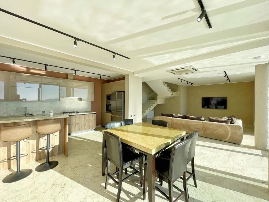 House 350 m² · Sochi