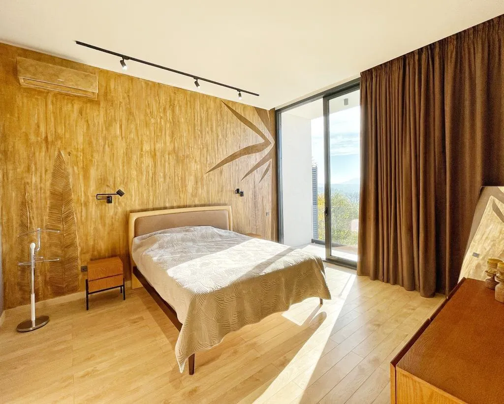 House 350 m² · Sochi