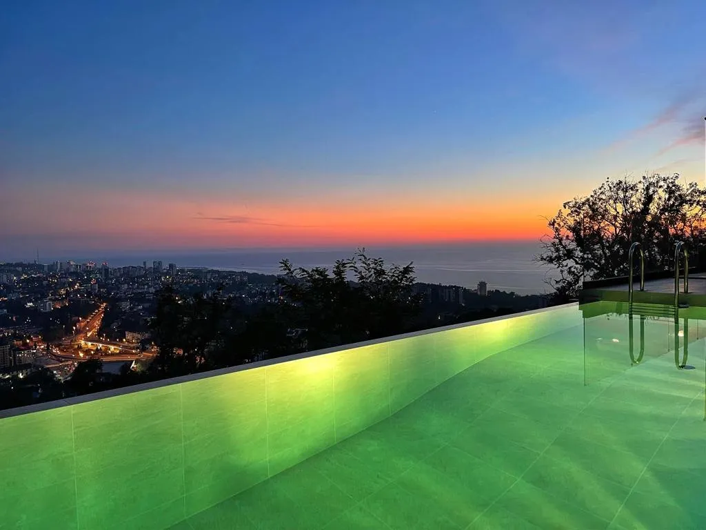 House 350 m² · Sochi