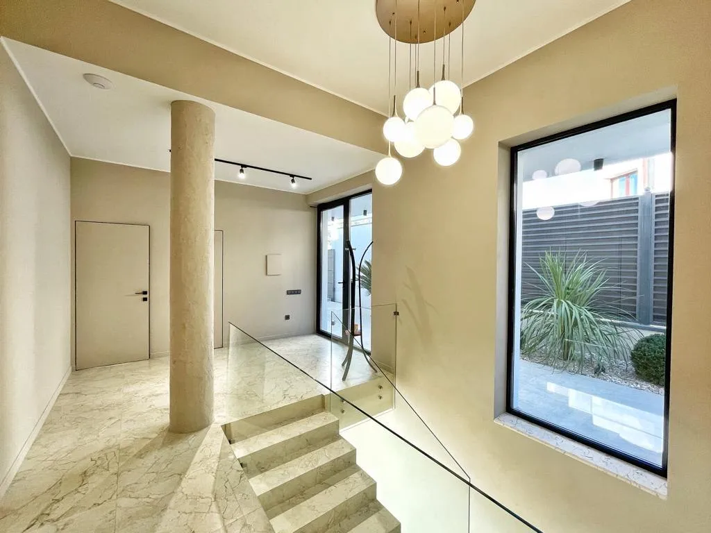 House 350 m² · Sochi