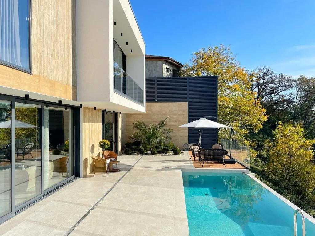 House 350 m² · Sochi