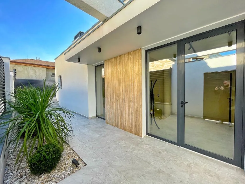 House 350 m² · Sochi