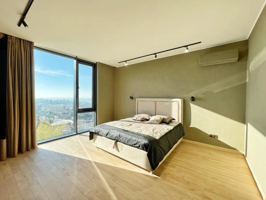 House 350 m² · Sochi