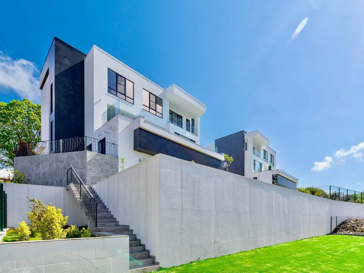 House 500 m² · Verkhneveseloye