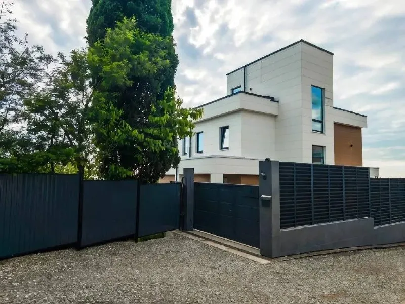 Дом 225.4 м² · Верхневесёлое