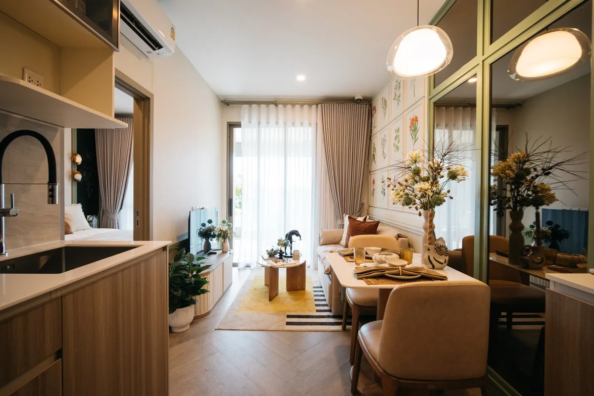 The Balcony Naiyang